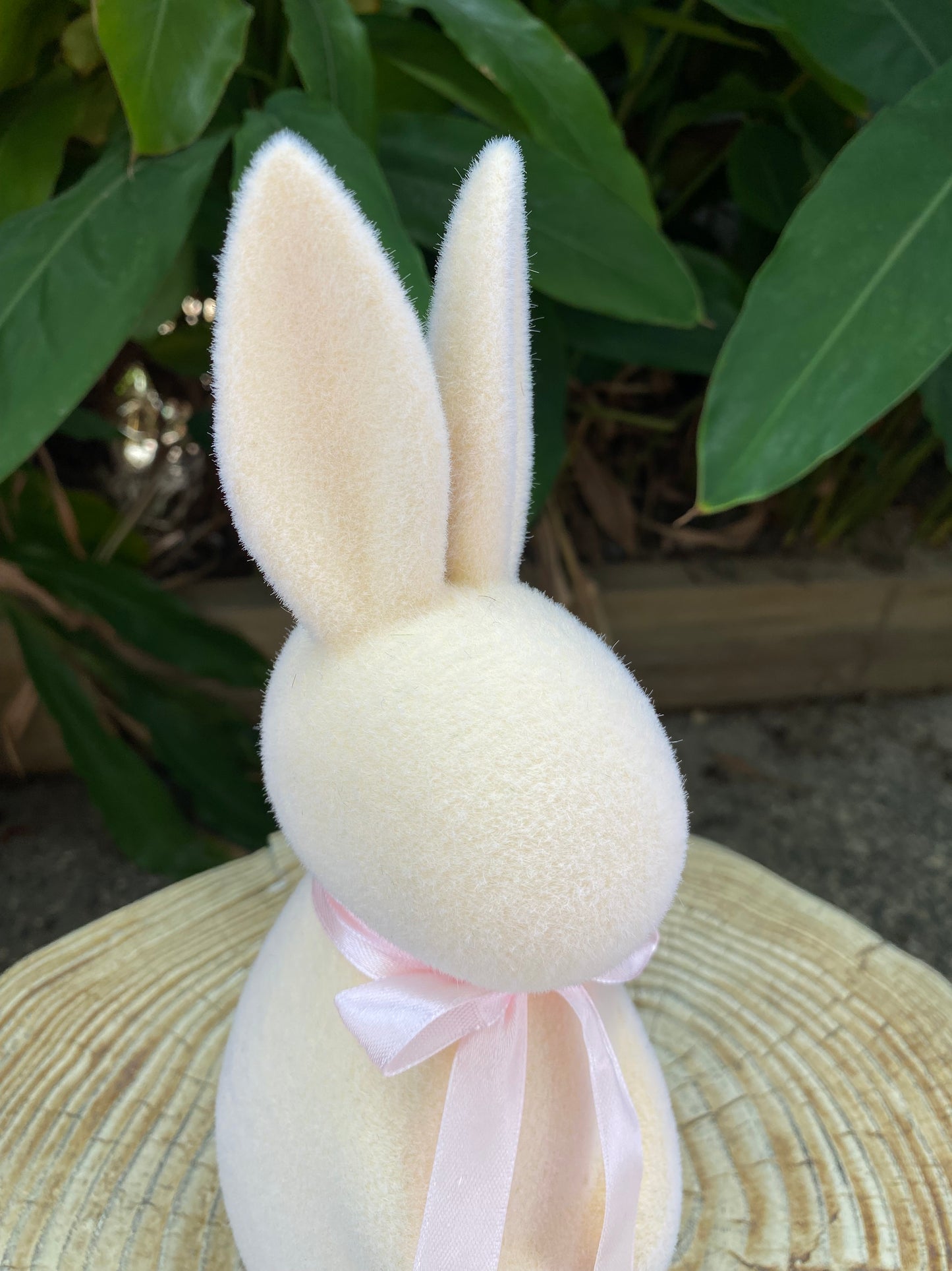 Medium Flocked Bunny - Light Pink