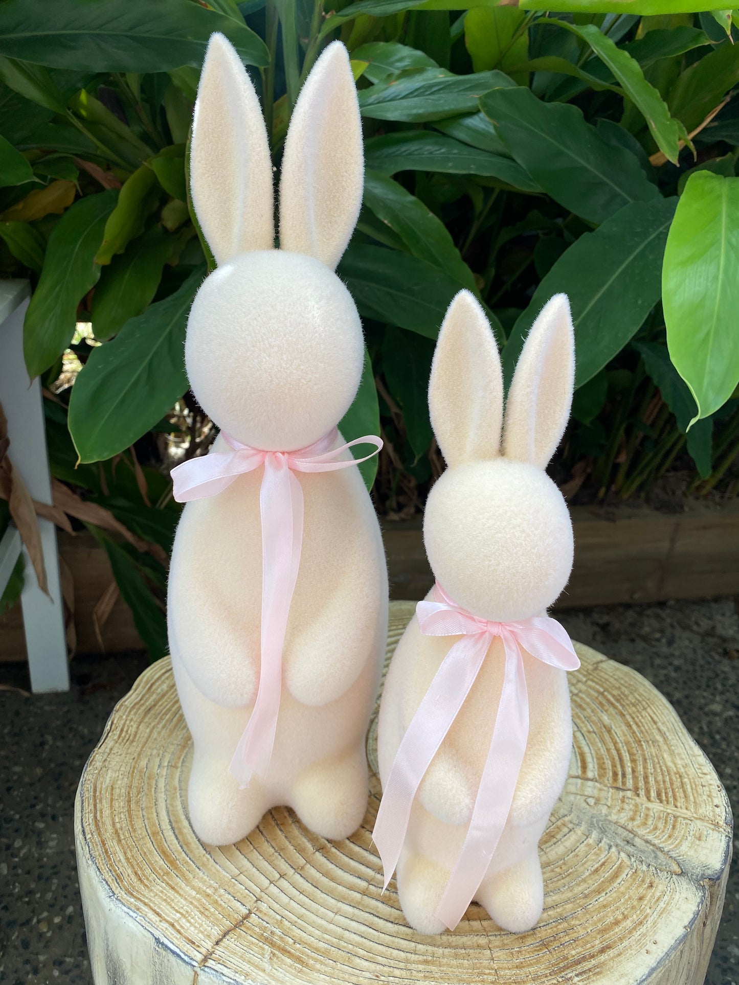 Medium Flocked Bunny - Light Pink